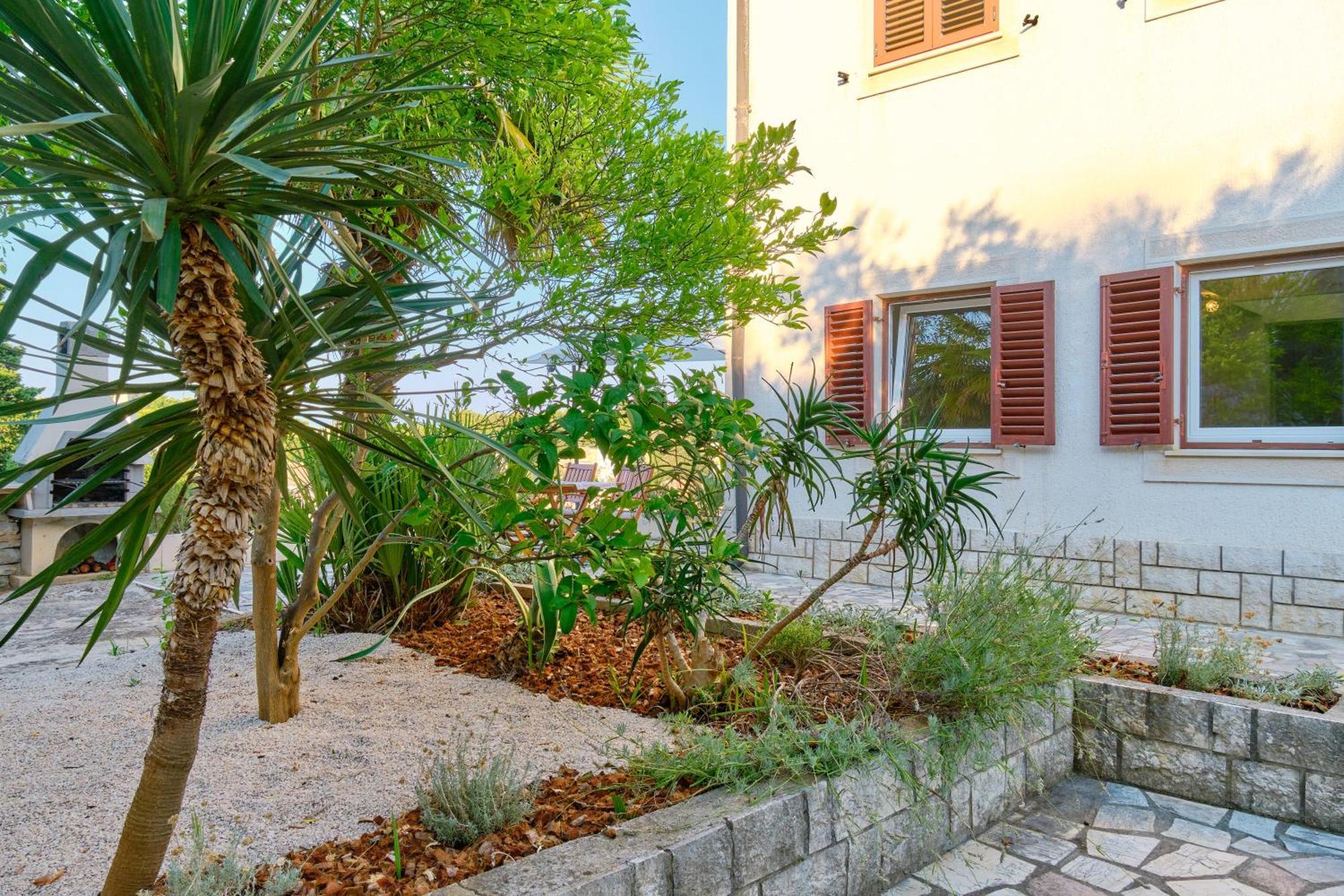 Apartment Pepermint - Iqm Destination Quality Veli Lošinj Buitenkant foto